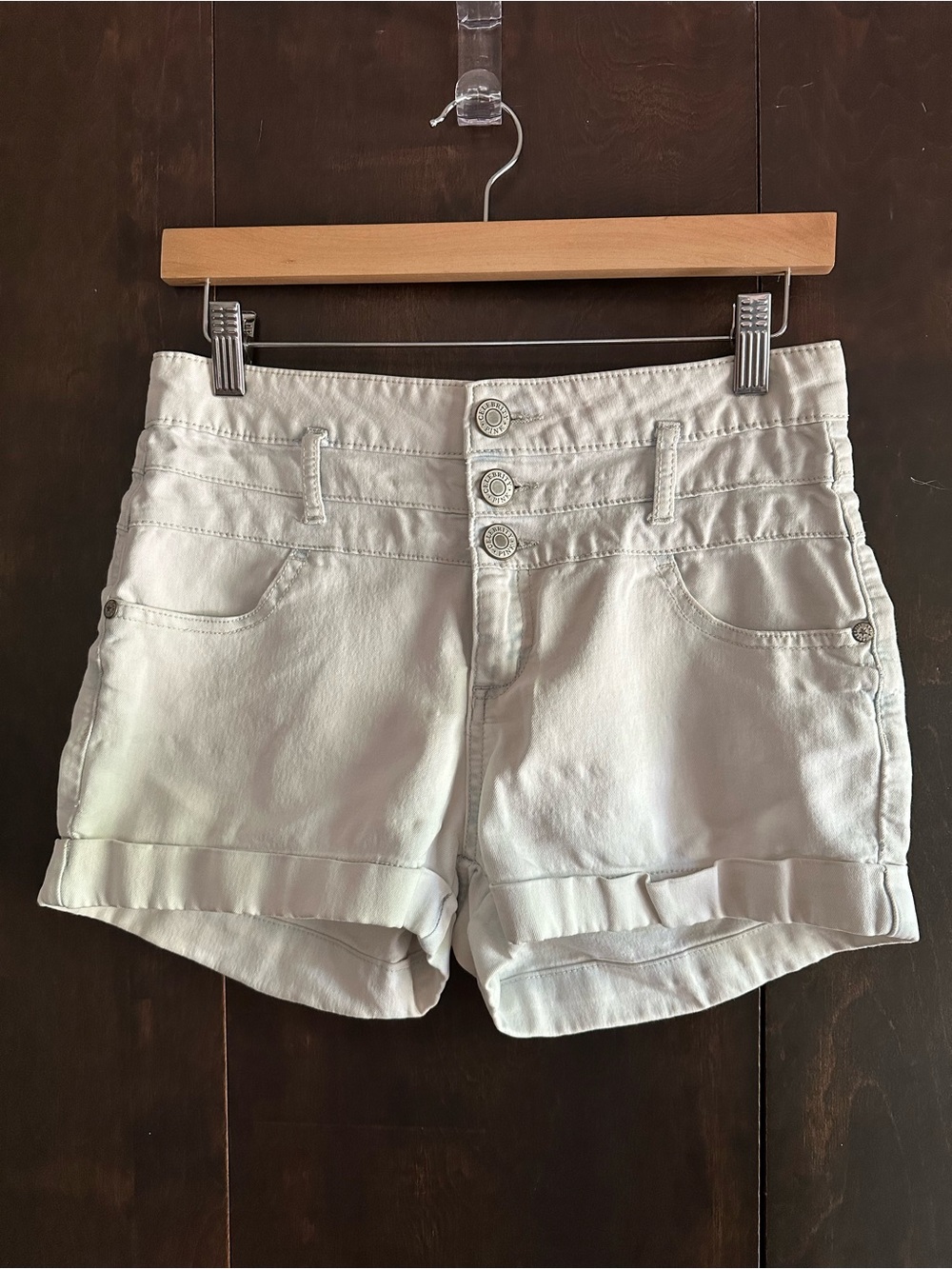 Celebrity Pink White High-Rise Triple-Button Cuffed Shorts